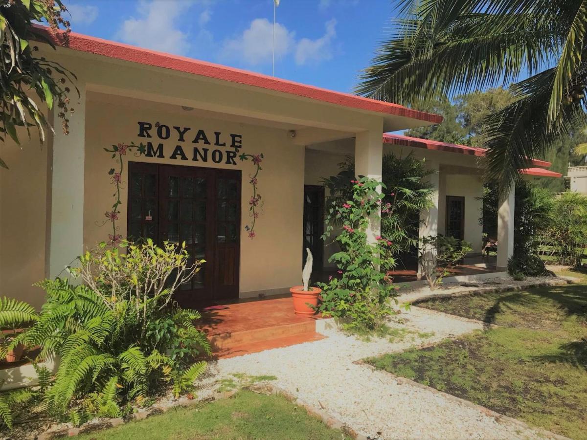Villa Royale Manor à Corozal Town Extérieur photo