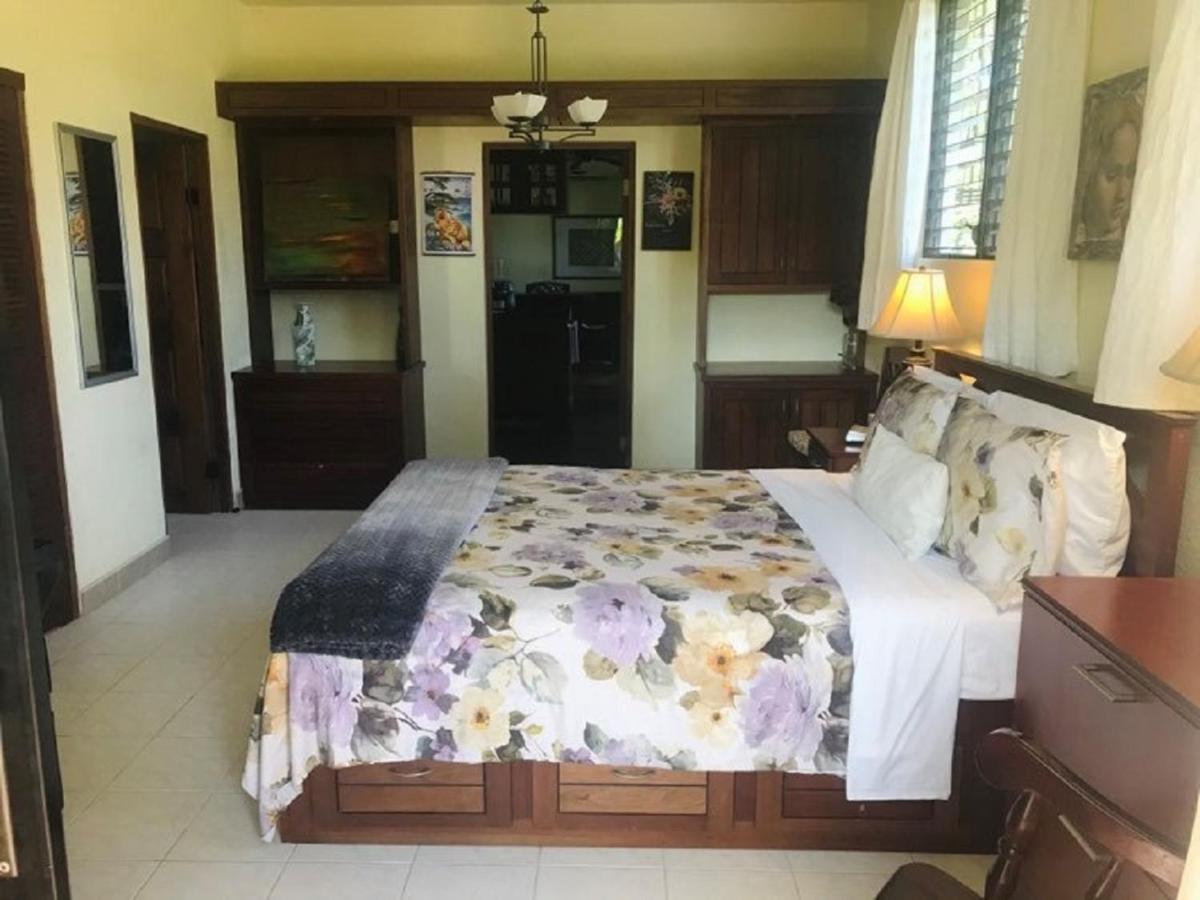 Villa Royale Manor à Corozal Town Extérieur photo