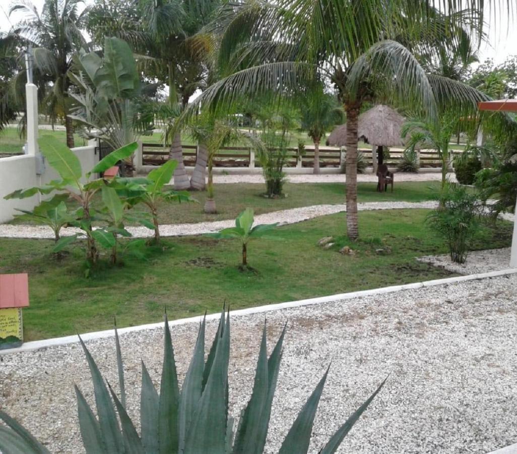 Villa Royale Manor à Corozal Town Extérieur photo