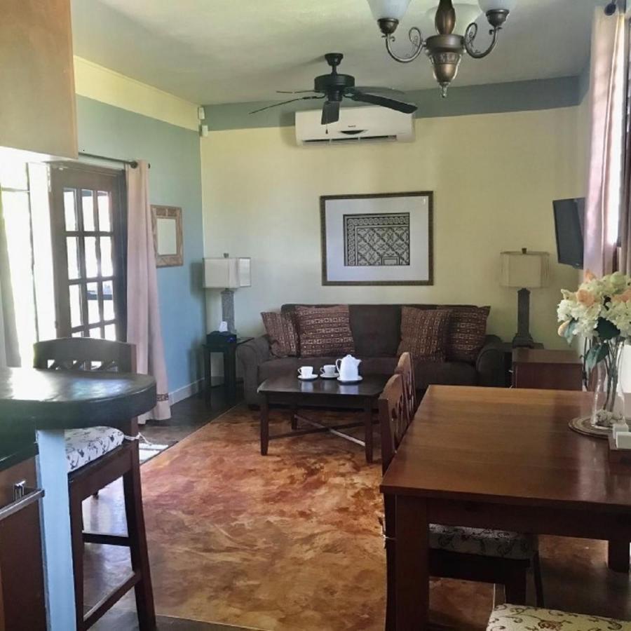 Villa Royale Manor à Corozal Town Extérieur photo