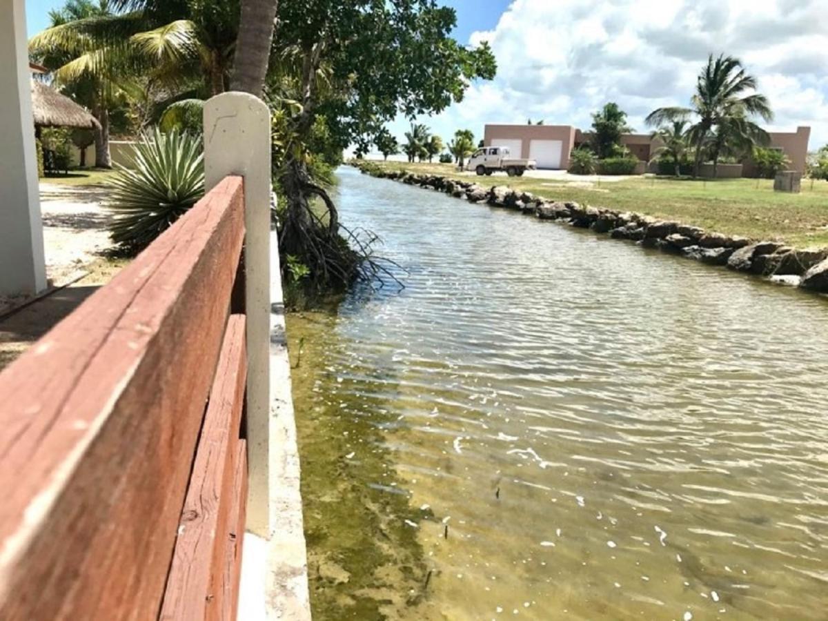 Villa Royale Manor à Corozal Town Extérieur photo