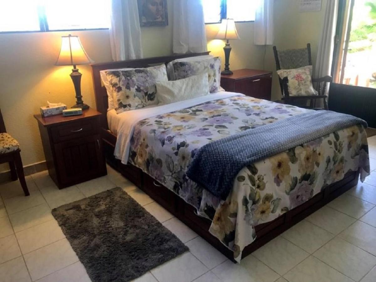 Villa Royale Manor à Corozal Town Extérieur photo