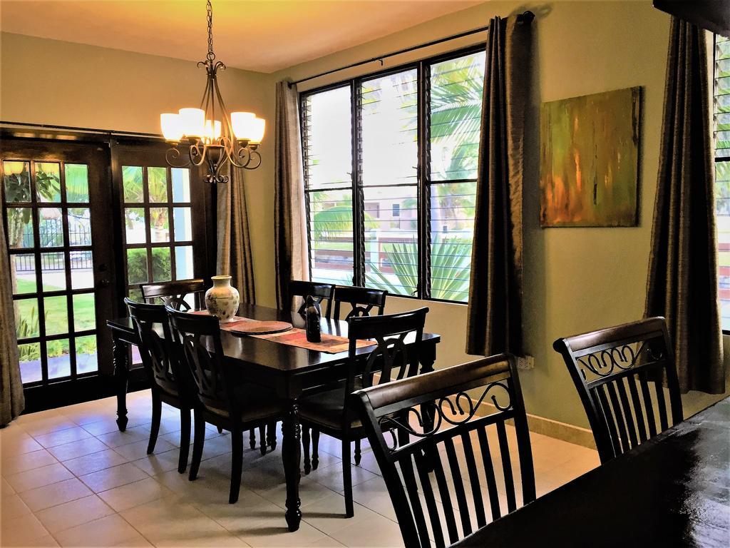 Villa Royale Manor à Corozal Town Extérieur photo