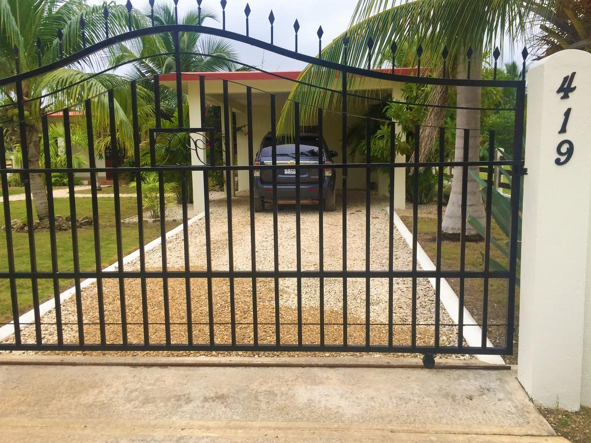 Villa Royale Manor à Corozal Town Extérieur photo