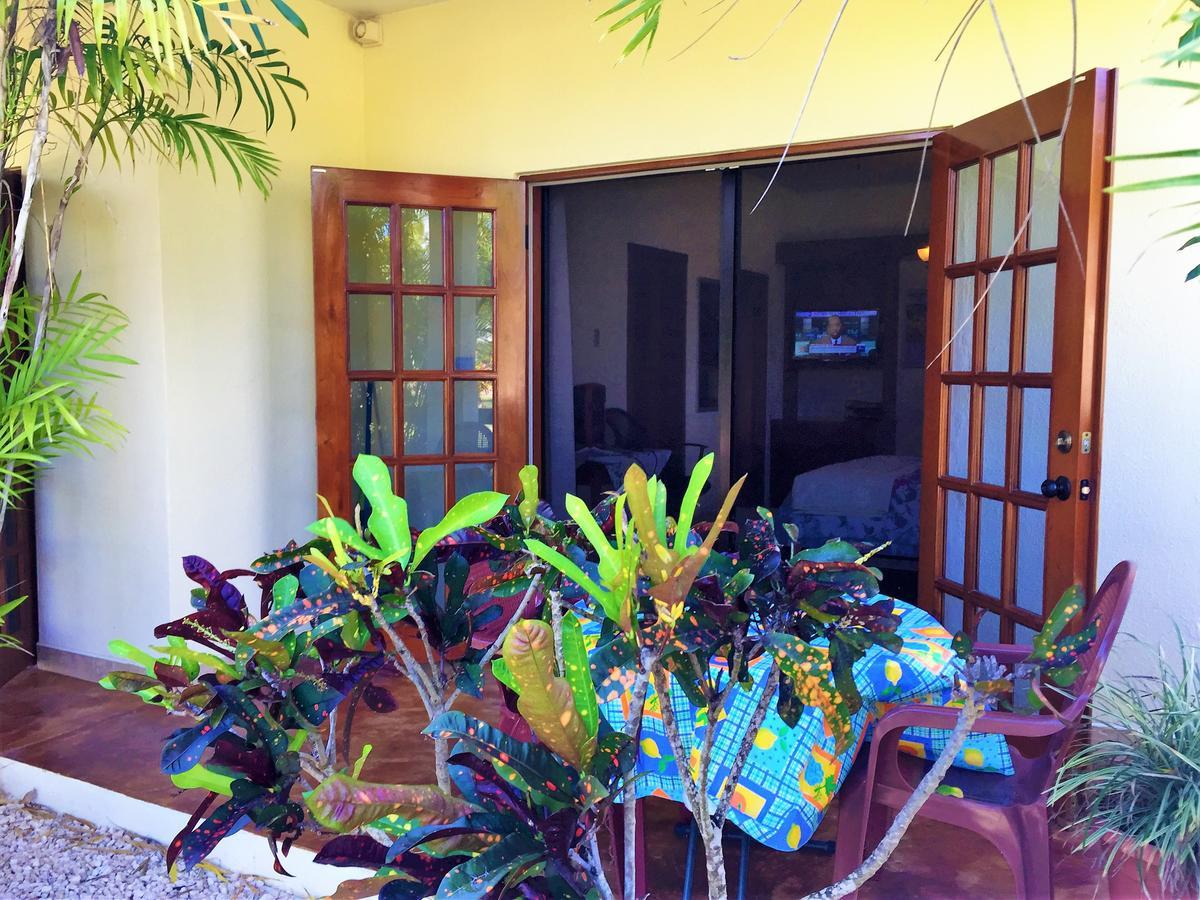 Villa Royale Manor à Corozal Town Extérieur photo