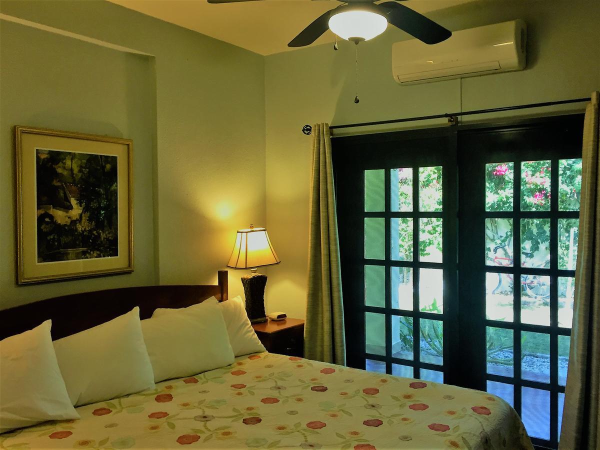 Villa Royale Manor à Corozal Town Extérieur photo