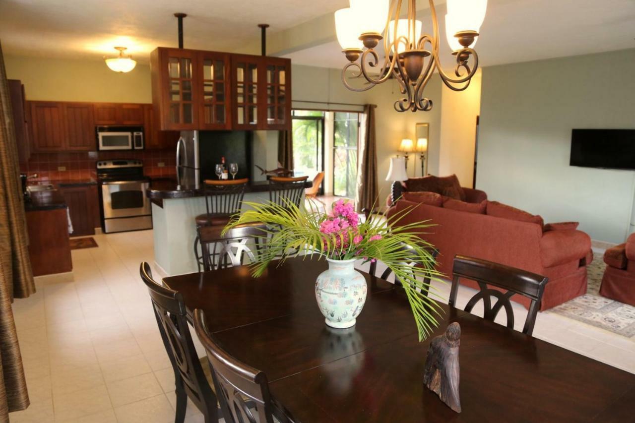 Villa Royale Manor à Corozal Town Extérieur photo